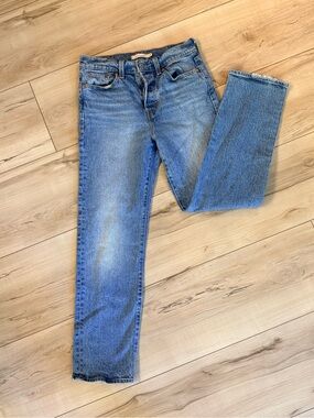 Levi’s Wedgie Straight Leg Jeans size 26